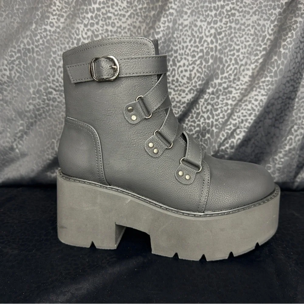 Y2K/punk/goth Platform Strap up Ankle Boots - Chunky Lug Sole *BRAND NEW! Euro39